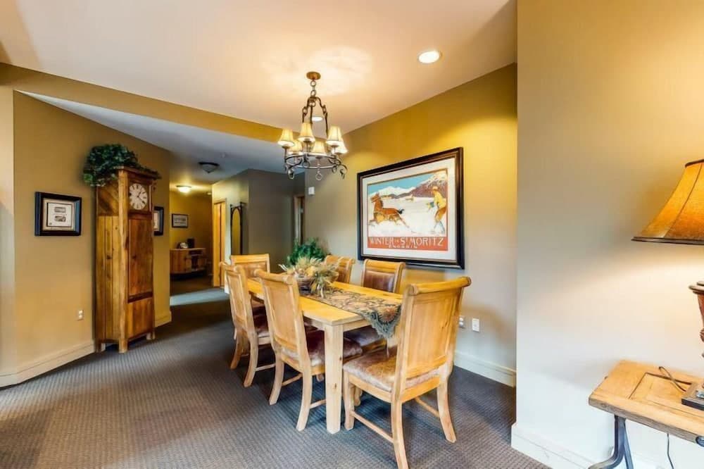 Luxury 3 Bedroom Mountain Condo in River Run Village with Beautiful Mountain Views and Walking Distance to Ski