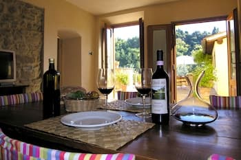 Comfortable Apartment in the Heart of the Tuscan Countryside