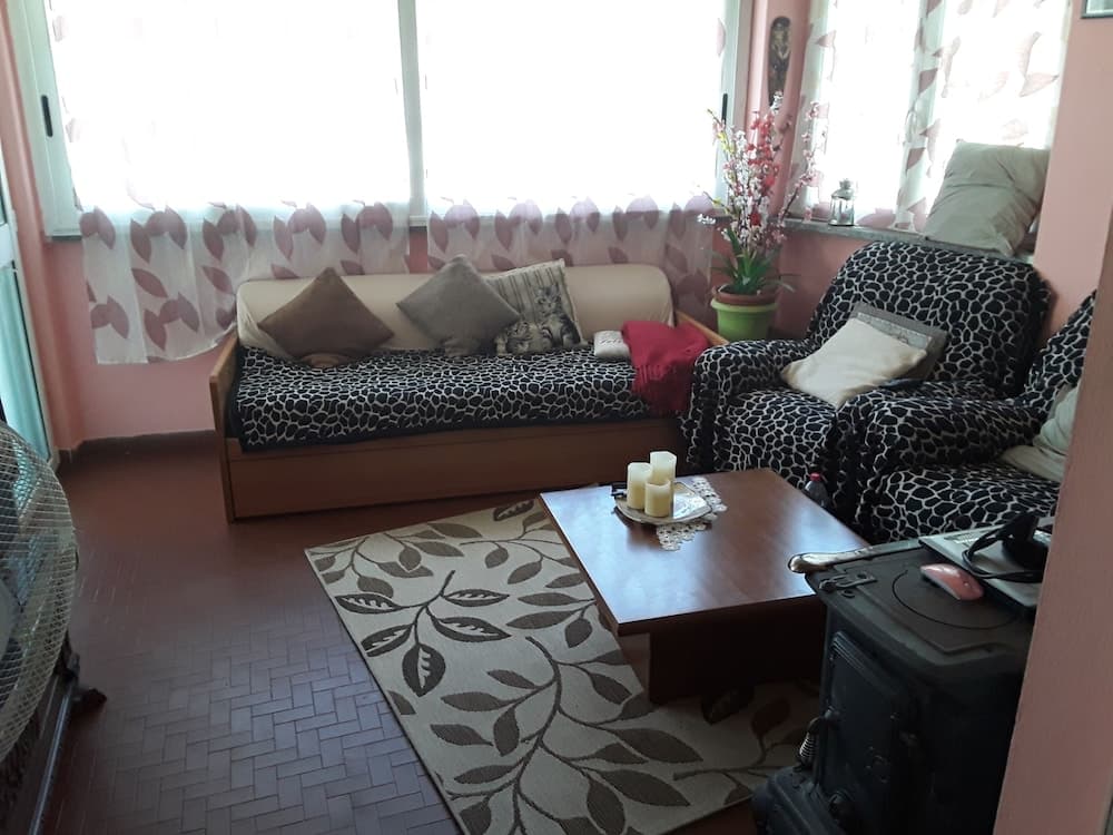 Room in Guest Room - Valle Degli Ulivi - Liguria Italia