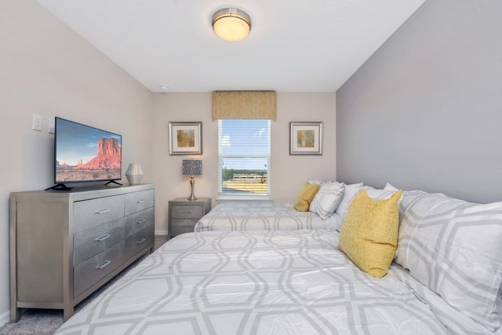 Solara Resort Brand New 4 Bed 4.5 Bath Townhome 4 Bedroom Townhouse by Redawning