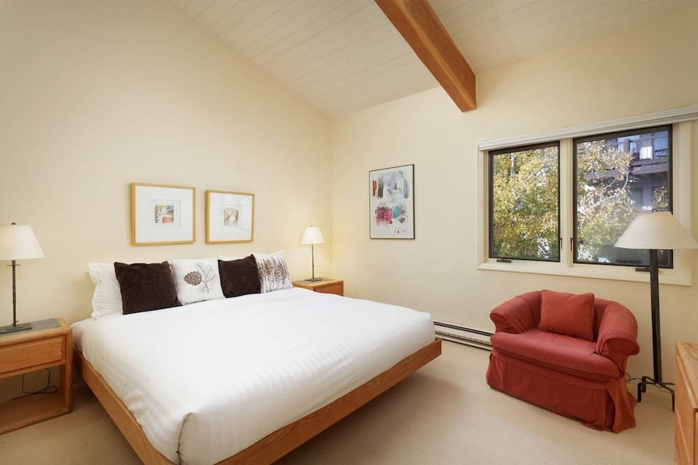 Woodbridge Condos by iTrip Aspen Snowmass