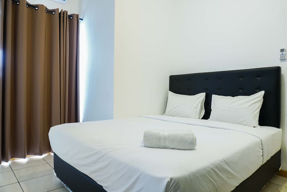 Minimalist and Warm 2BR M-Town Apartment