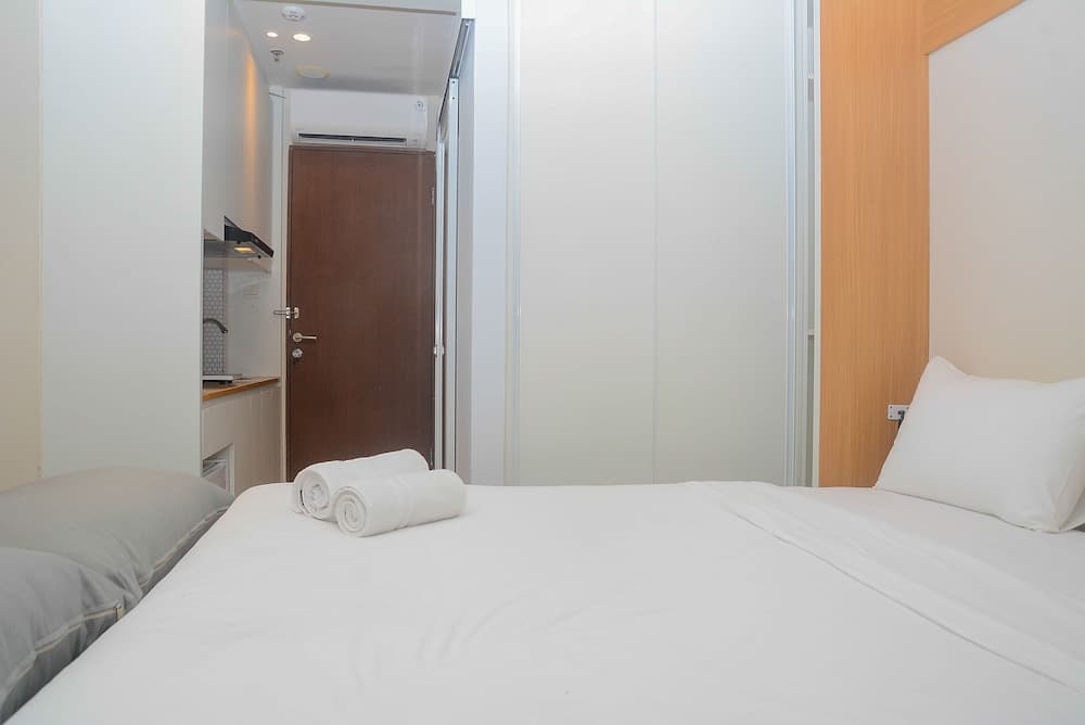Best Studio Room with Wall Bed Tifolia Apartment