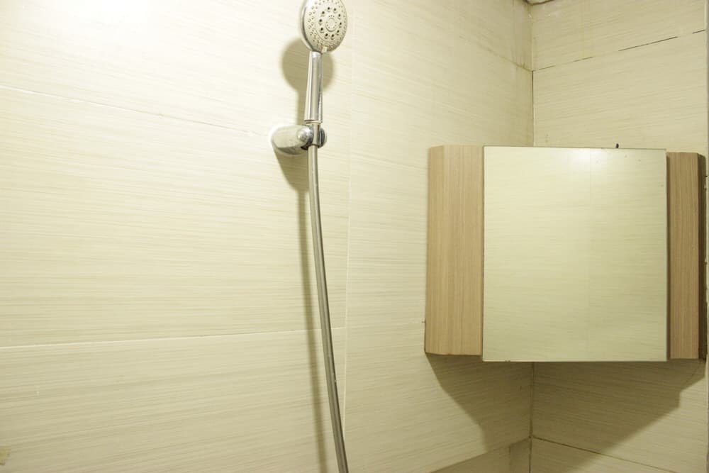 Relaxing Studio Room at Gateway Pasteur Apartment