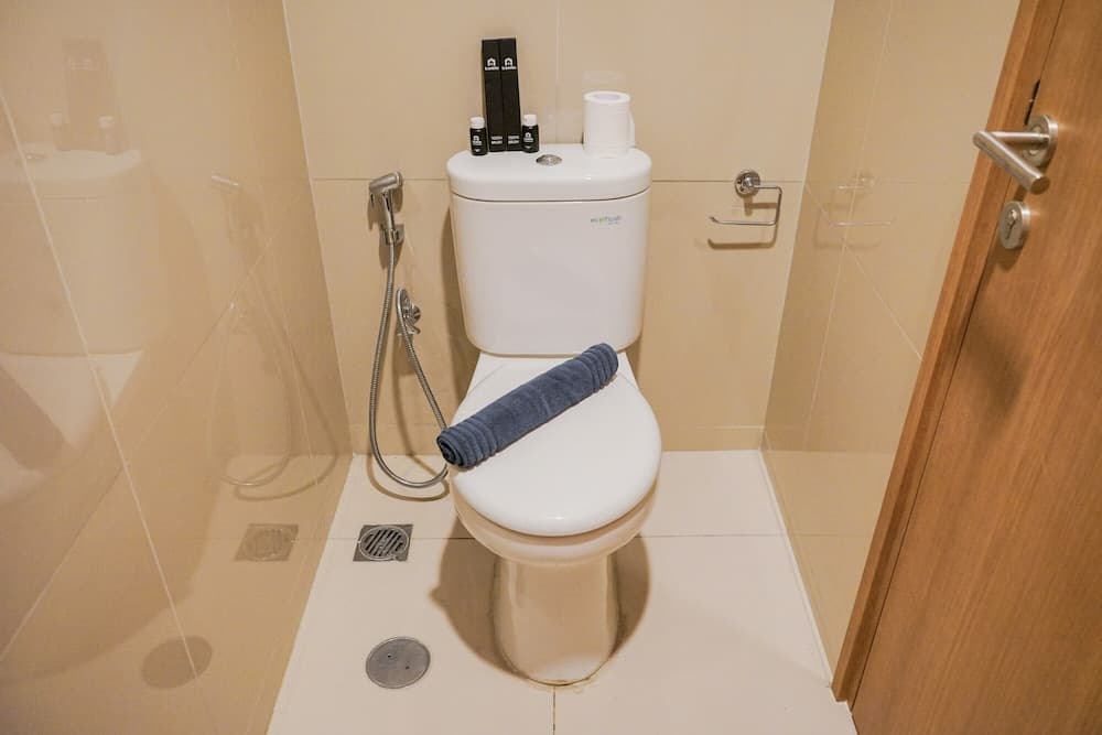 Fabulous Studio Apartment at Tree Park City Cikokol