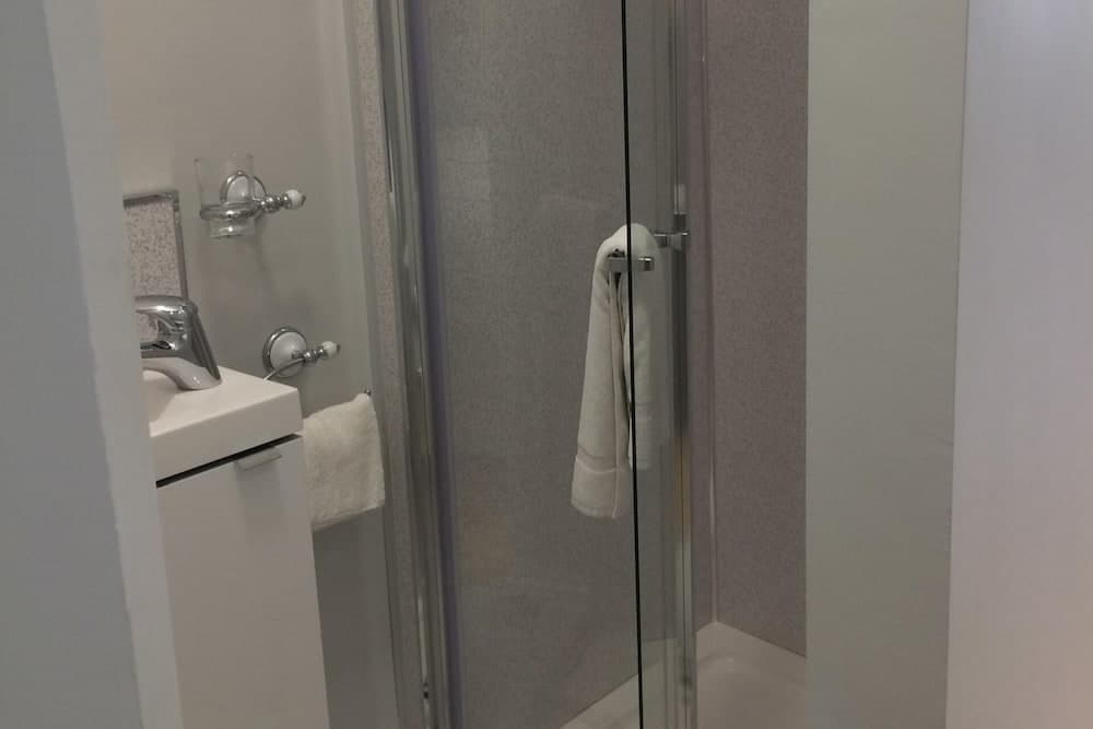 Apartment Sleeps 2 With Wood Fire