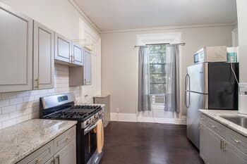 Updated Studio Near Downtown