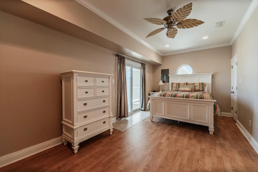 Shamrock Shores - 2941 Bienvil