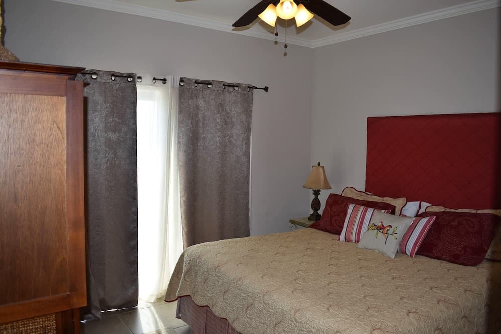 Southern Breeze - 103 Vaca Ct