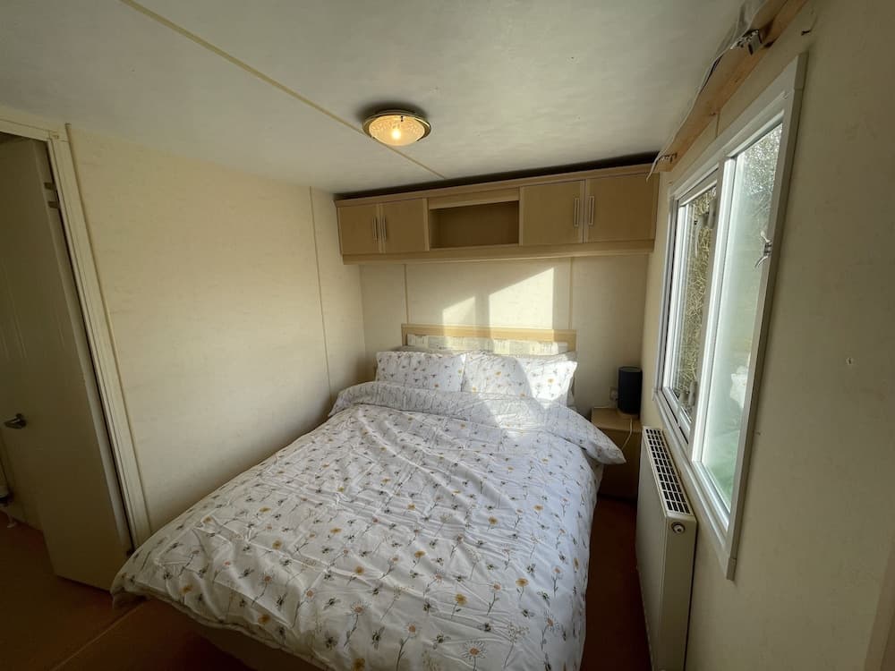Captivating 2-bed Static Caravan in Holyhead