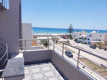 Airbetter - Spacious & Bright Seaview 1bedroom Apartment Korba