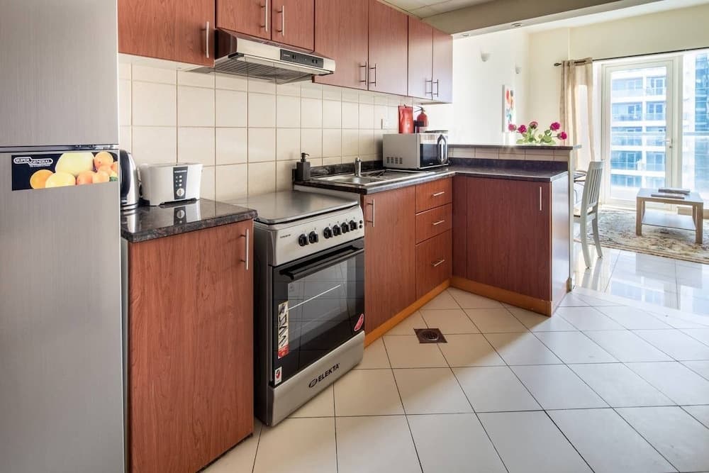 Lovely 1BR in Sports City With Golf Course Views!