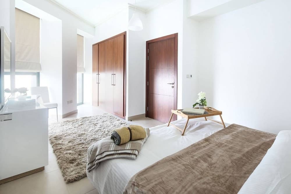 Spectacular 2BR in Beautiful Burj Vista!