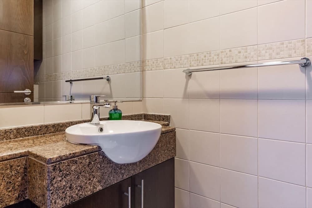 Flashy & Vibrant 1BR Apartment in Dubai Marina!