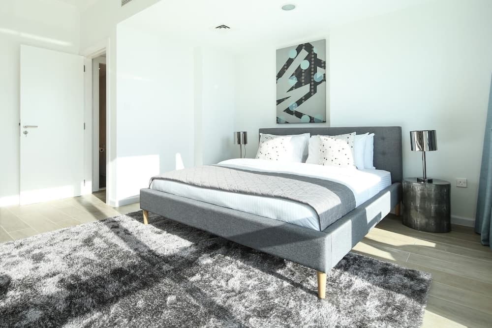 Superior and Upgraded 1BR in Heart of Marina!