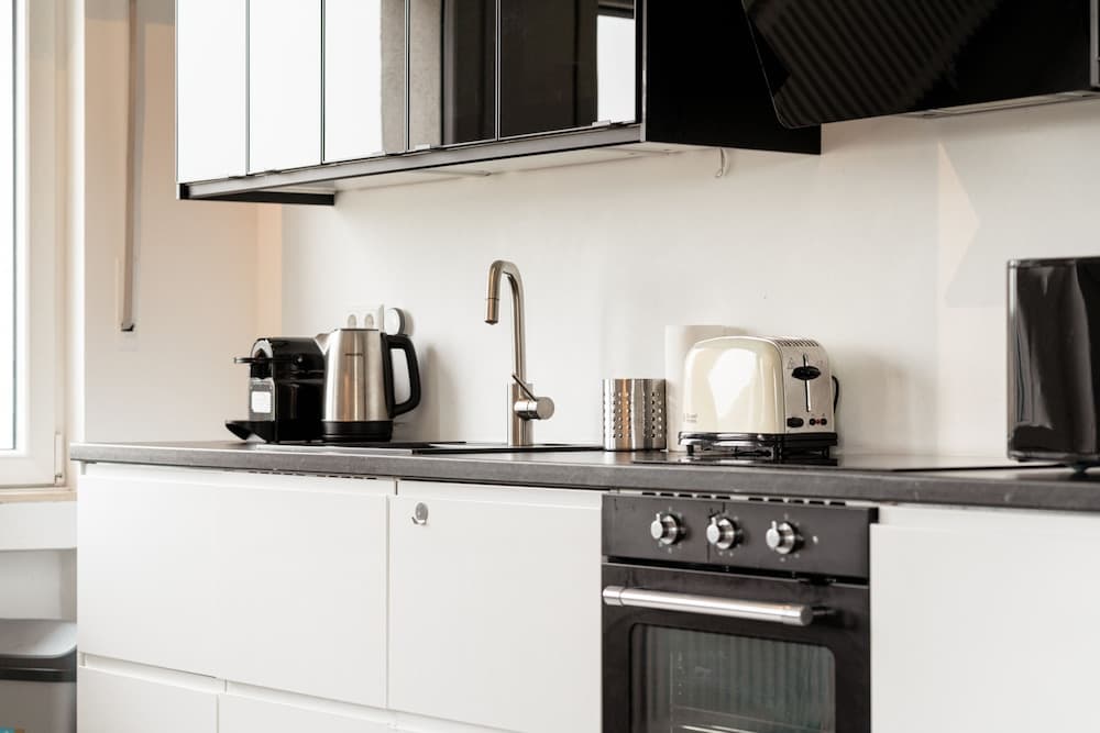 City's Best View, Spacious 2BR Apartment W Balcony