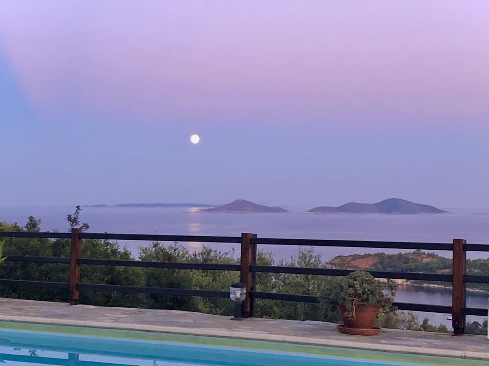 Alonissos 4-bedroom Large Villa With Private Pool