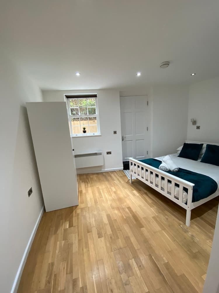 Modern 1 Bed Apartment