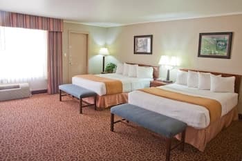 Red Arrow Inn & Suites