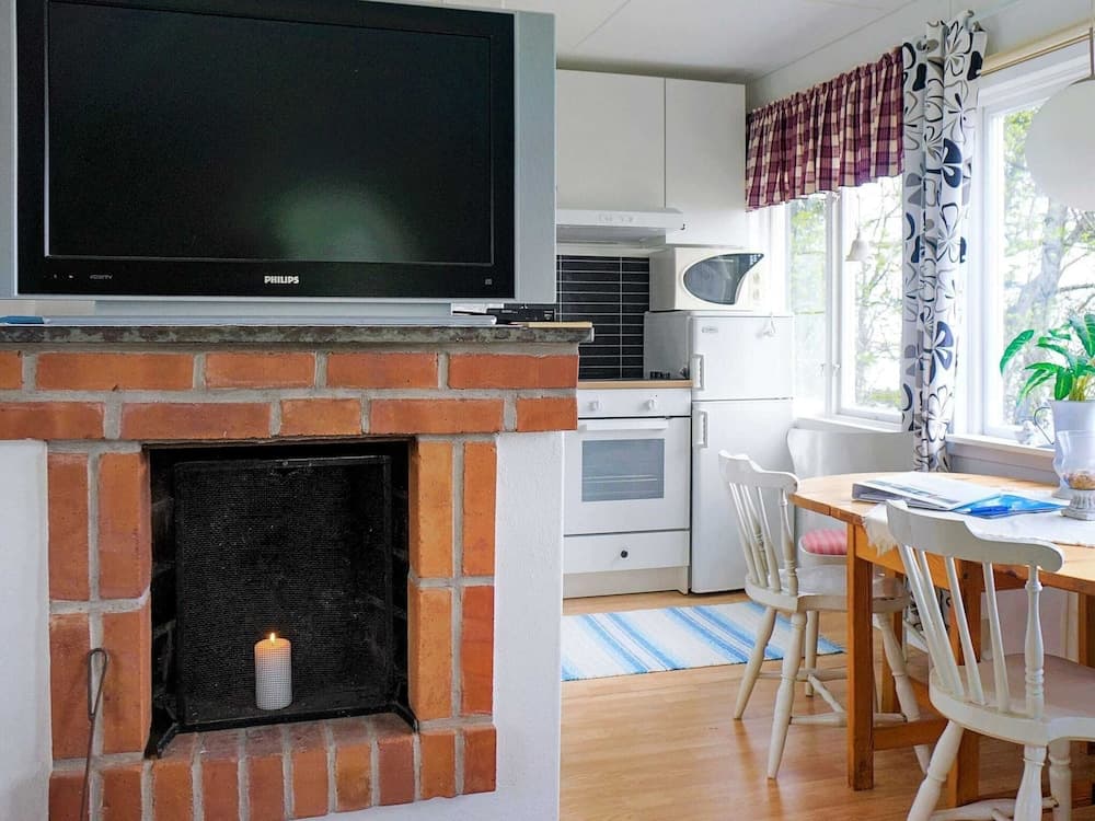 2 Person Holiday Home in Frandefors