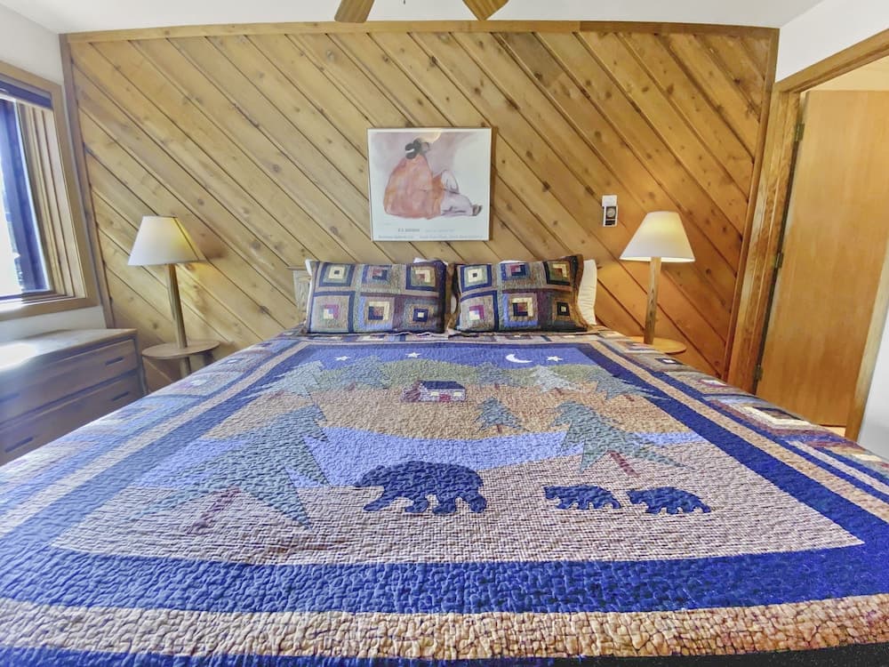 Cimarron 402 2 Bedroom Condo by Redawning