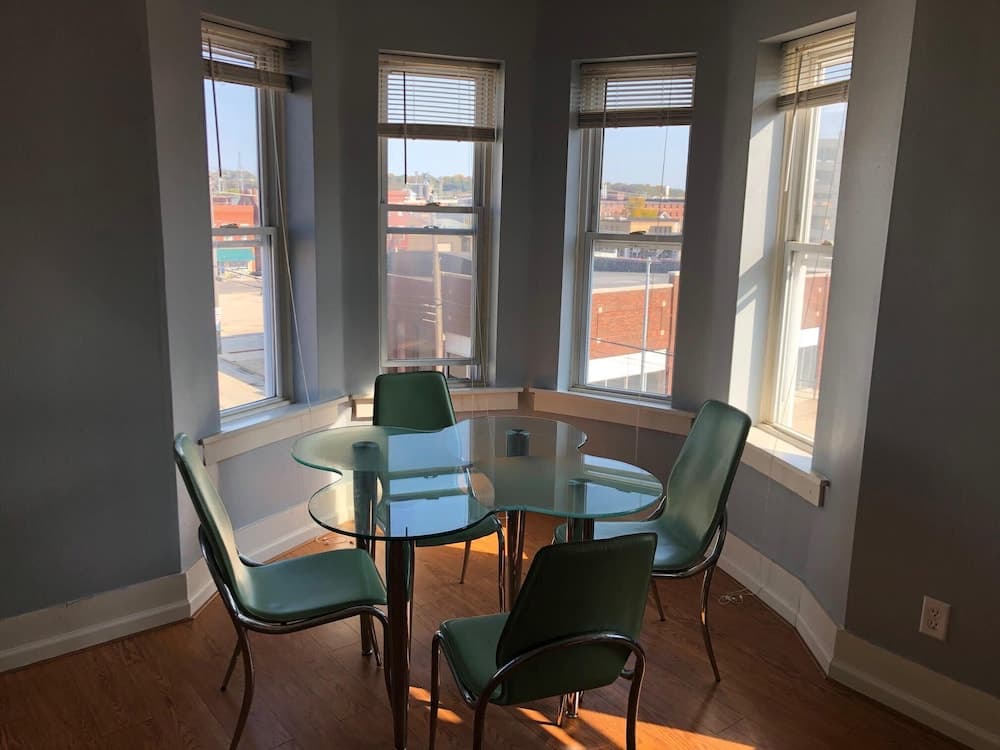Spacious,elegant 2BR Apartment in Dubuque Downtown