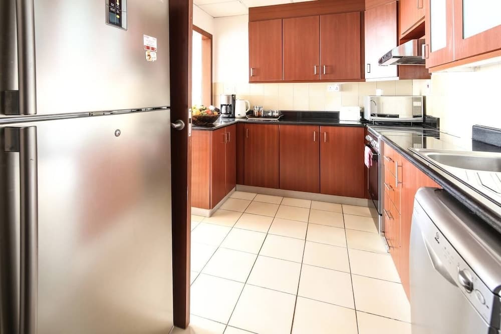 Full Sea View! Gorgeous 2BR in JBR - Sleeps 6!