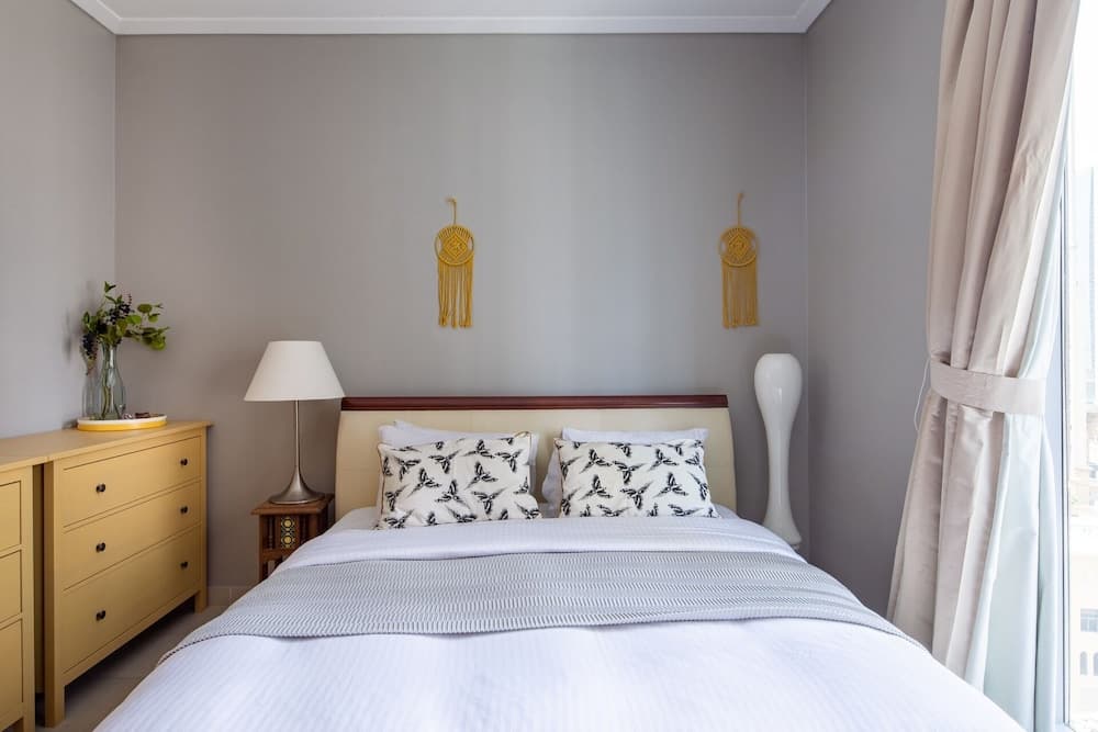 Elegant 2BR With Magnificent Marina Views!