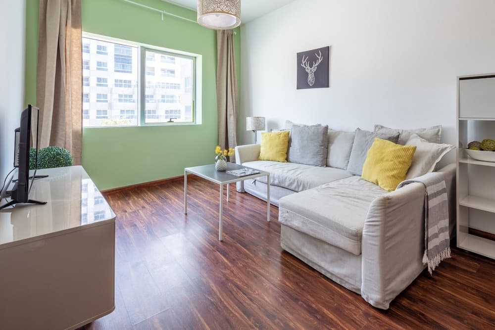 Minutes From Beach! Bright 1BR in Dubai Marina!