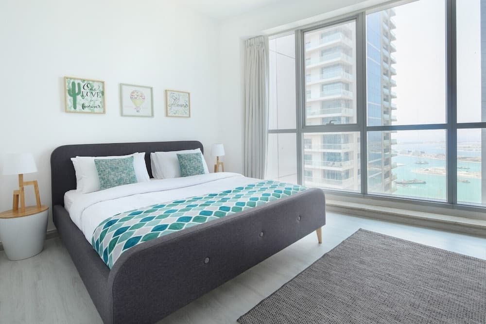 Modern + Light 2BR in Dubai Marina w/ Sea Views!