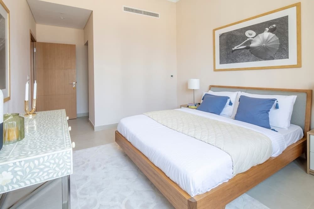 Modern 2BR w/ Tranquil Ambience in Emirates Hills!