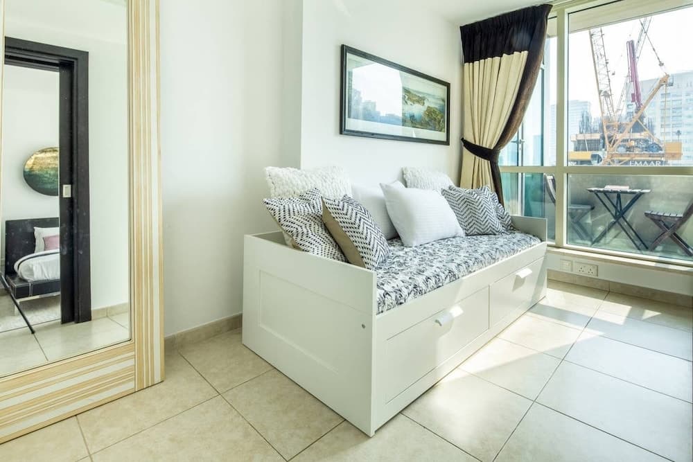 Striking 1BR in Dubai Marina - Minutes From Beach