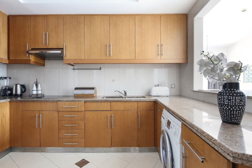 Spacious 2BR Dubai Marina Apartment, Amazing Location!