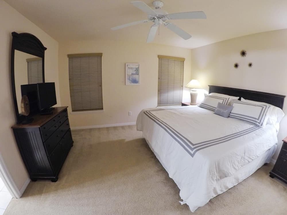 Four Bedroom Pool Home - 1008 RR - Vusa