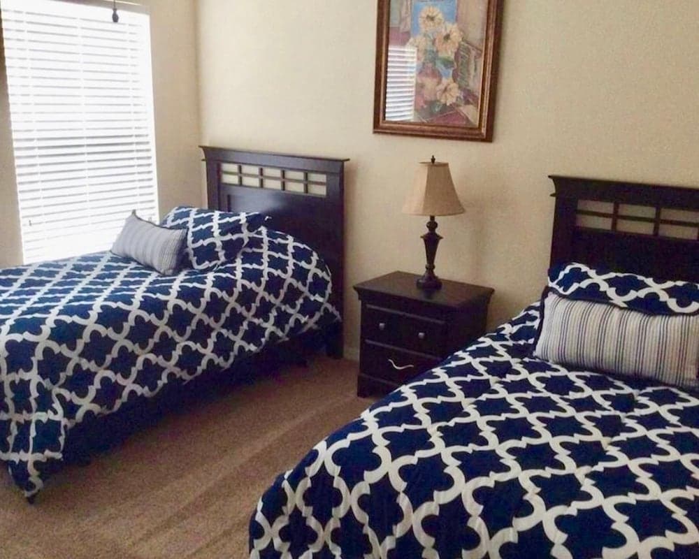 Four Bedroom Pool Home - 150 EP - Vusa