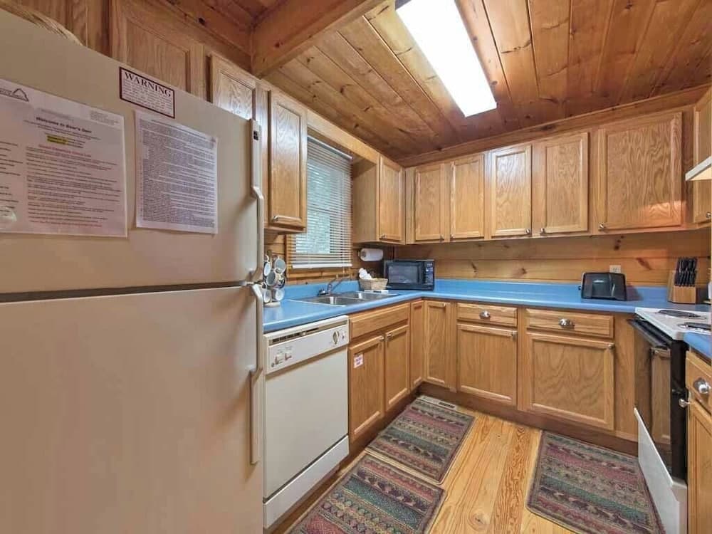 Bear's Den by Jackson Mountain Rentals