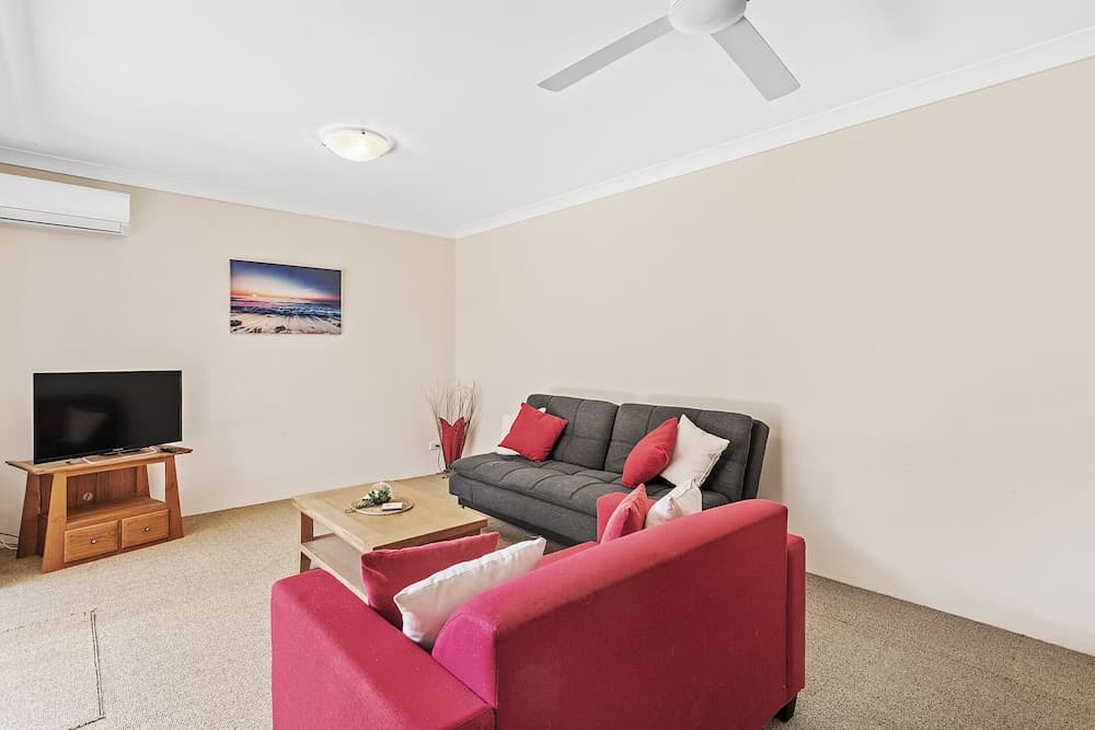 Kiah Unit 18 53 Victoria Parade