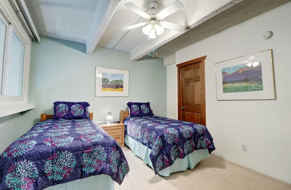 Large Condo in East Village Condo - Easy Walk to Super Bee - WH301 by Redawning