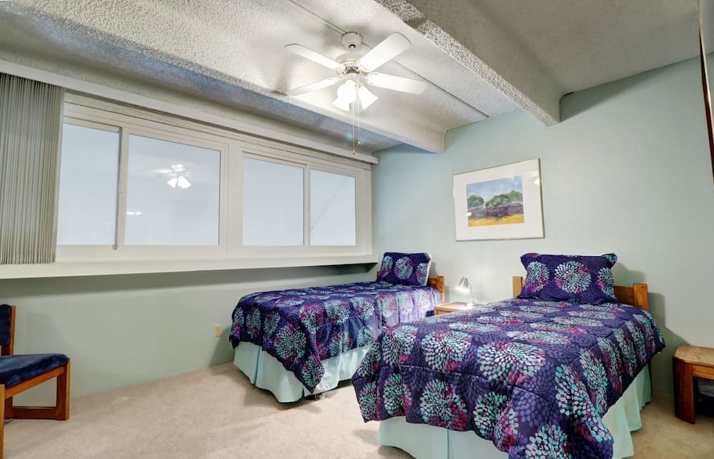 Large Condo in East Village Condo - Easy Walk to Super Bee - WH301 by Redawning