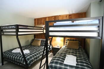 Newly Renovated Private 3 Bedroom Home in Waterville Estates Near Community Center - Bv146e