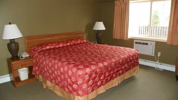 Spend Your Holidays at This 2 Bedroom Pollard Brook Resort Condo in the White Mountains of New Hampshire! - PB Dec 20th-27th, 2shw