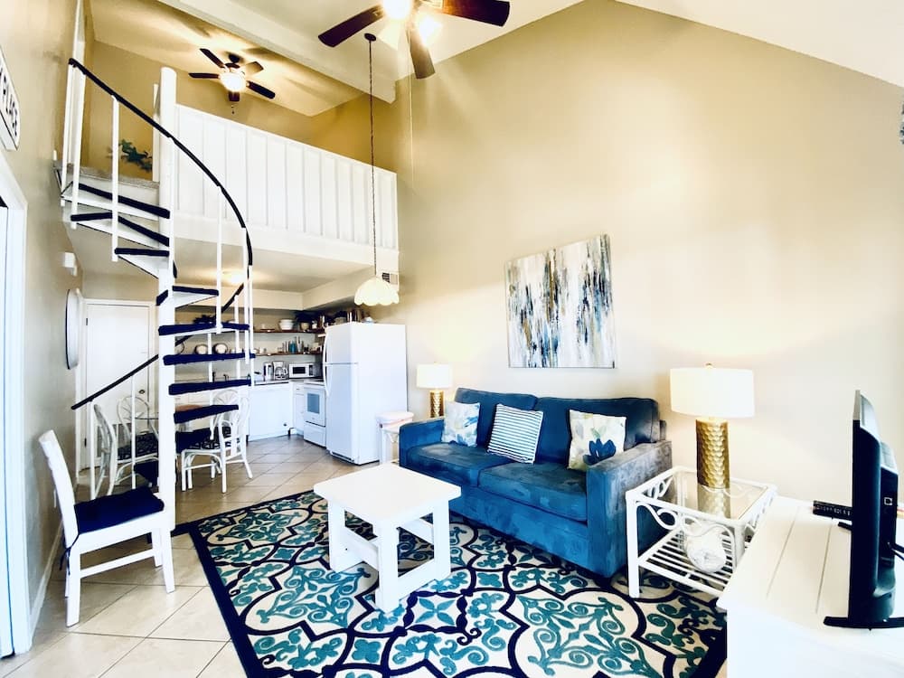 The Cove 209A by ALBVR