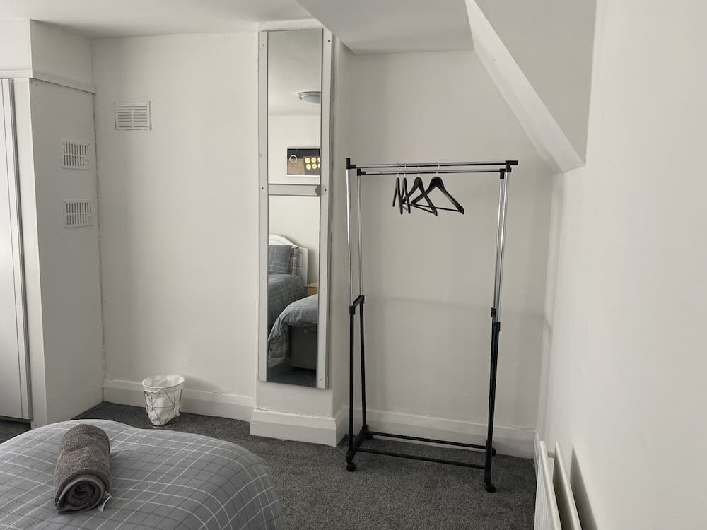 The 5 bed House With Spacious Rooms and Lounge