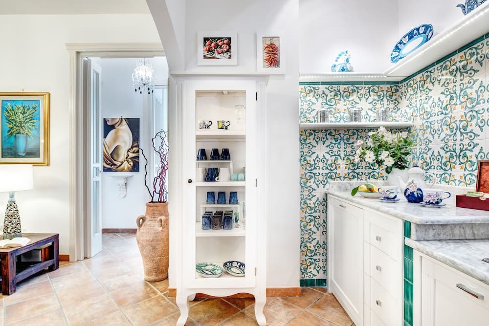 Medusa and the Seahorse Villa