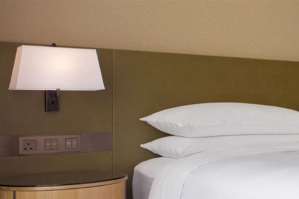 Sheraton Hong Kong Tung Chung Hotel