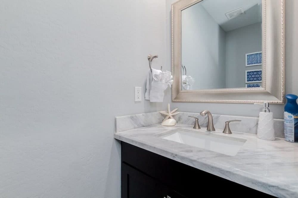 Walk to Hiking! Views - 5BR - Remodeled