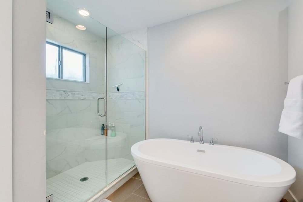 Walk to Hiking! Views - 5BR - Remodeled