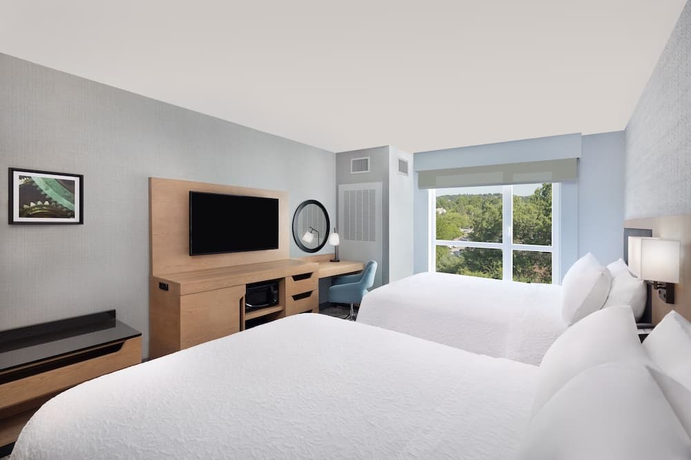 Hampton Inn & Suites Watertown Boston