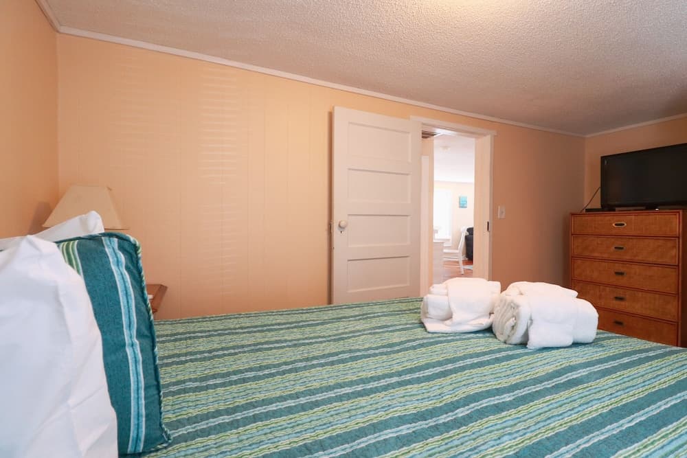 Loris Landing 2 Bedroom Cottage by Redawning