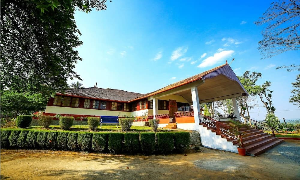 Deluxe Double Room In British Bungalow